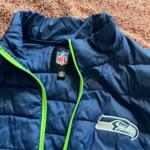 SEATTLE SEAHAWKS lightweight puffer jacket in excellent condition